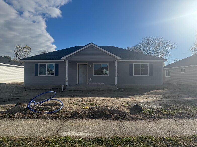 7x Wellington Ave + 21 Potential Studios portefeuille de 2 biens à vendre sur LoopNet.fr - Photo de l’immeuble – Image 2 sur 6