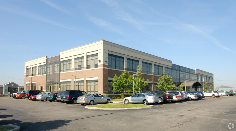 300 Airborne Pky, Cheektowaga, NY à louer - Photo de l’immeuble – Image 3 sur 42
