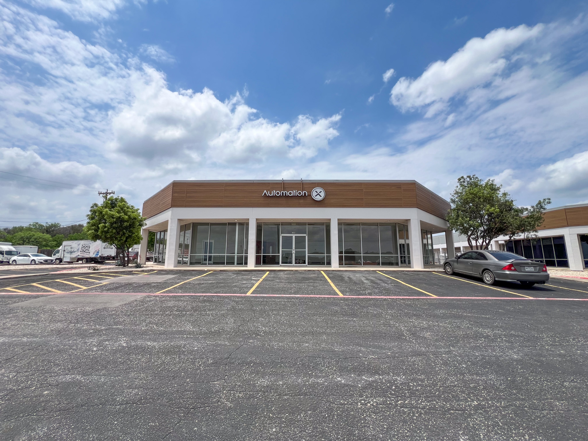 6737 Poss Rd, San Antonio, TX à louer Photo de l’immeuble– Image 1 sur 14