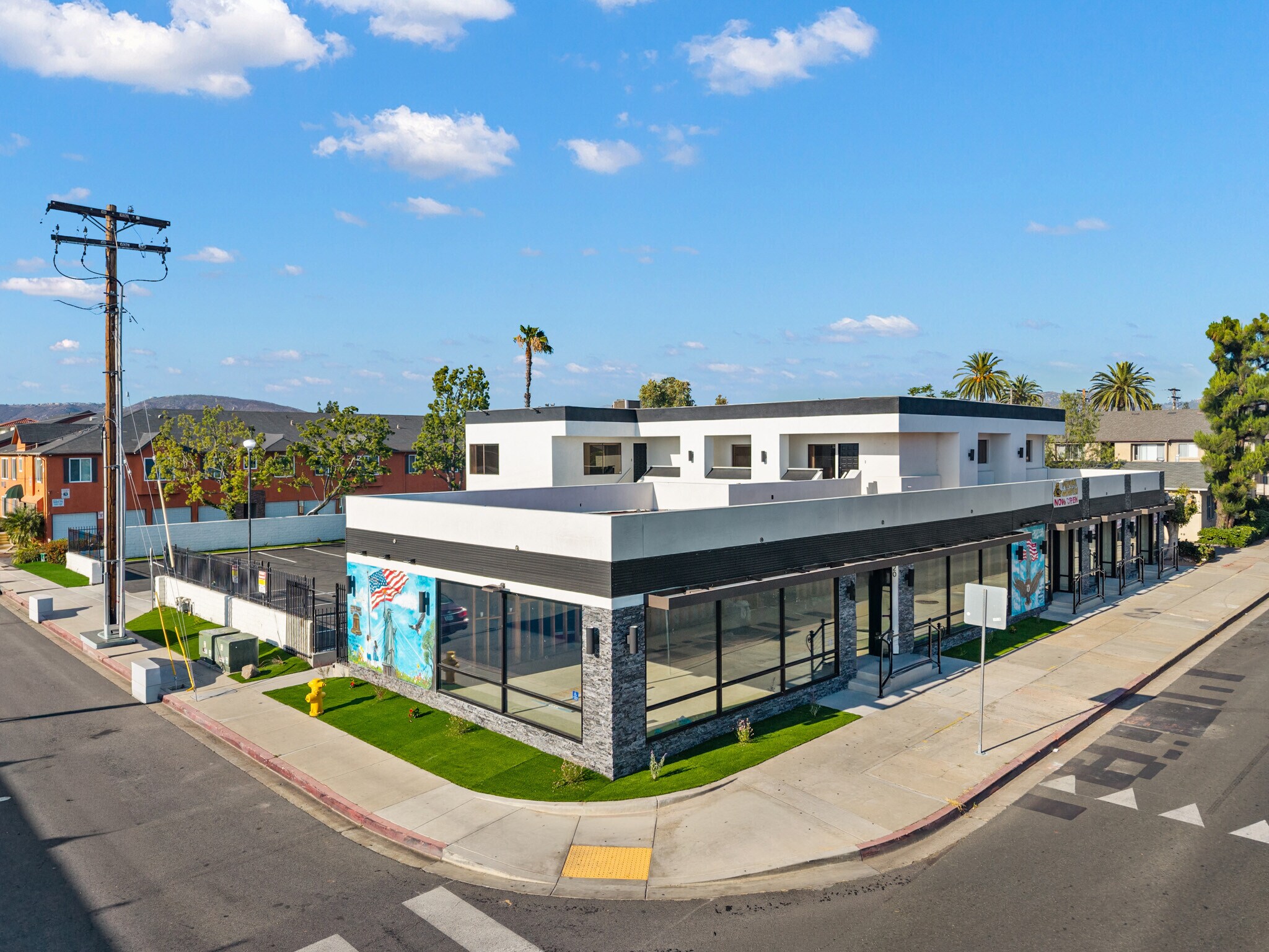 620 E Main St, El Cajon, CA à louer Photo de l’immeuble– Image 1 sur 8