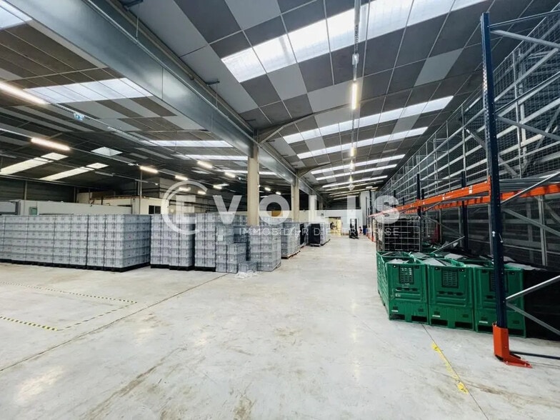 Local d’activités dans Neuilly-sur-Marne à louer - Photo intérieure – Image 2 sur 3