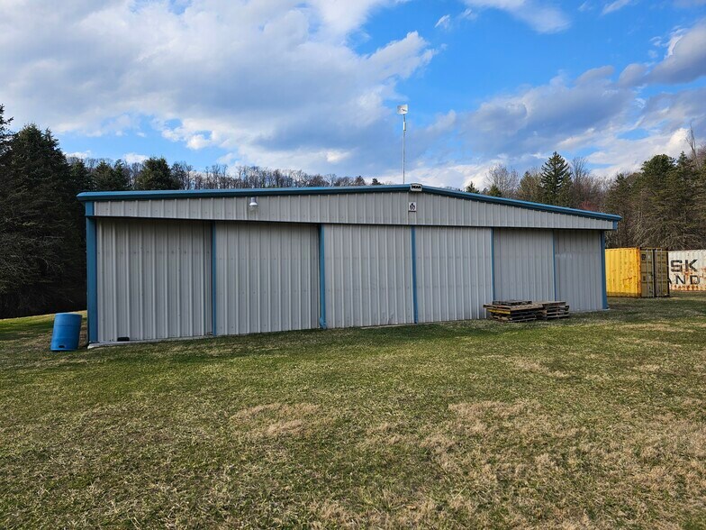 351 Lower Cherry Valley Rd, Saylorsburg, PA à louer - Photo principale – Image 1 sur 11