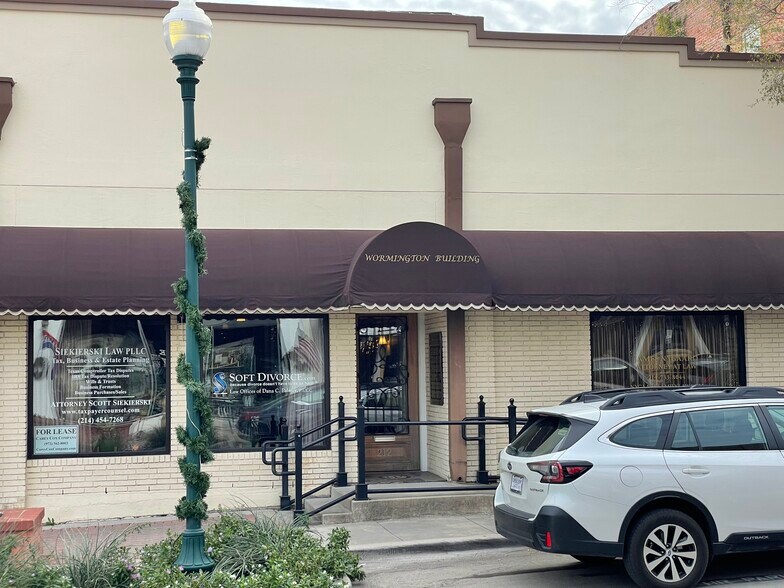 212 E Virginia St, McKinney, TX à louer - Photo de l’immeuble – Image 2 sur 23