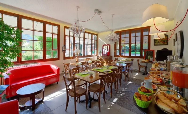 Local commercial dans Valgelon-La Rochette à vendre - Photo de l’immeuble – Image 3 sur 4