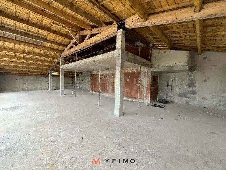 Local commercial dans Aubergenville à vendre - Photo de la construction – Image 3 sur 5