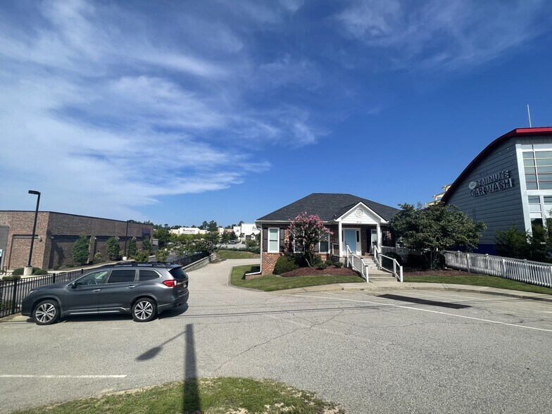 2112 Skibo Rd, Fayetteville, NC à louer - Photo principale – Image 1 sur 8
