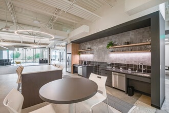 6200 K Ave, Plano, TX à louer Photo intérieure– Image 2 sur 6