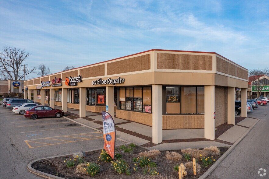 11974 Lebanon Rd, Cincinnati, OH à louer - Photo de l’immeuble – Image 3 sur 6