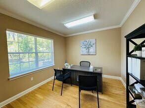 6817 Southpoint Pky, Jacksonville, FL à louer Photo de l’immeuble– Image 2 sur 10