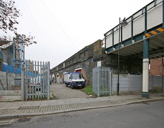 Plus de détails pour Industriel/Logistique à louer