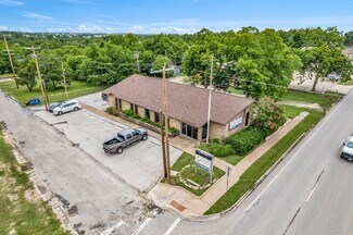 Plus de détails pour 920 N Main St, Taylor, TX - Local commercial à vendre