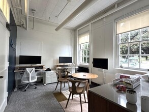 220 Halleck St, San Francisco, CA à louer Photo de l’immeuble– Image 2 sur 6