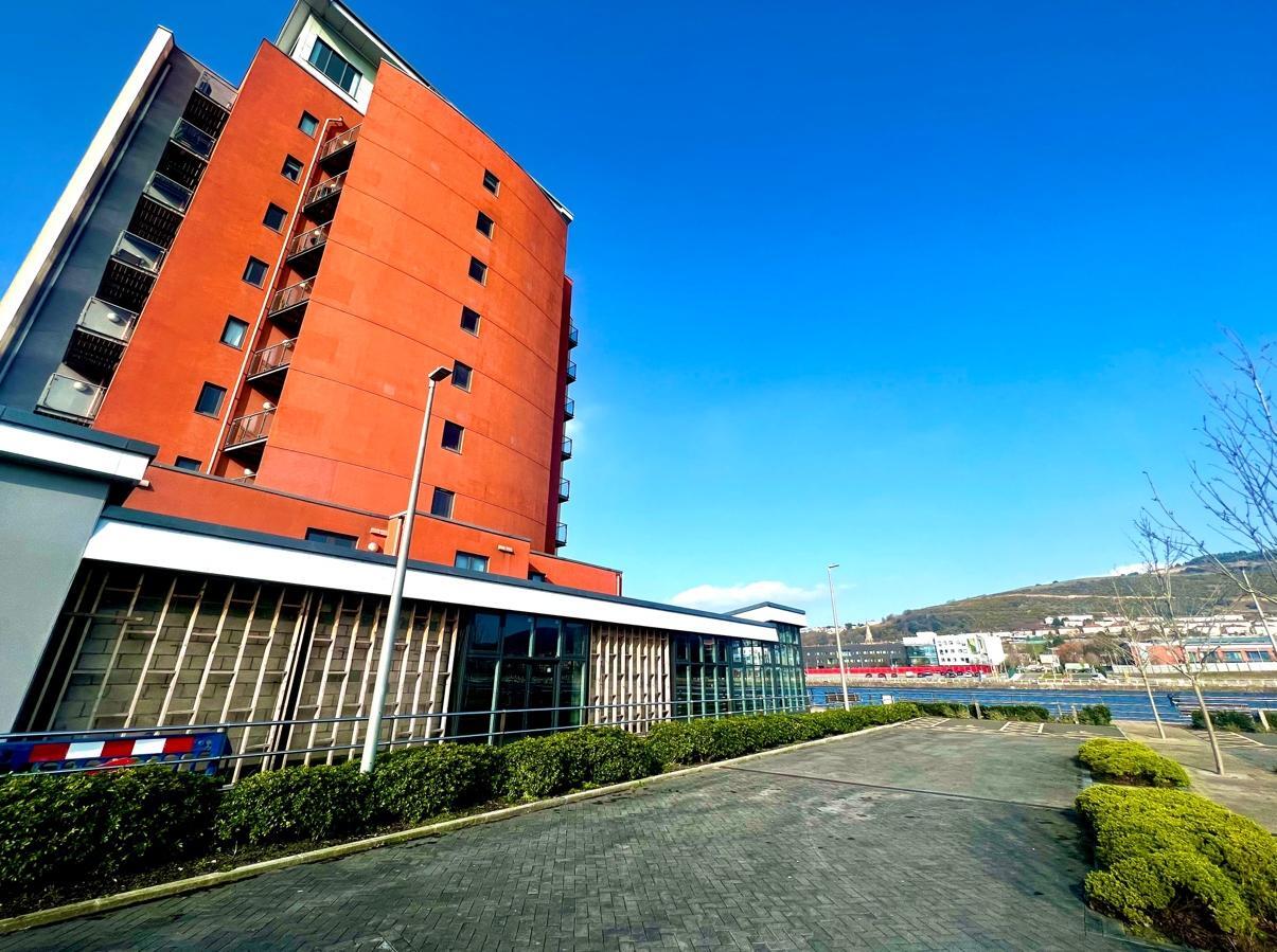 South Quay, Swansea à louer Photo principale– Image 1 sur 2