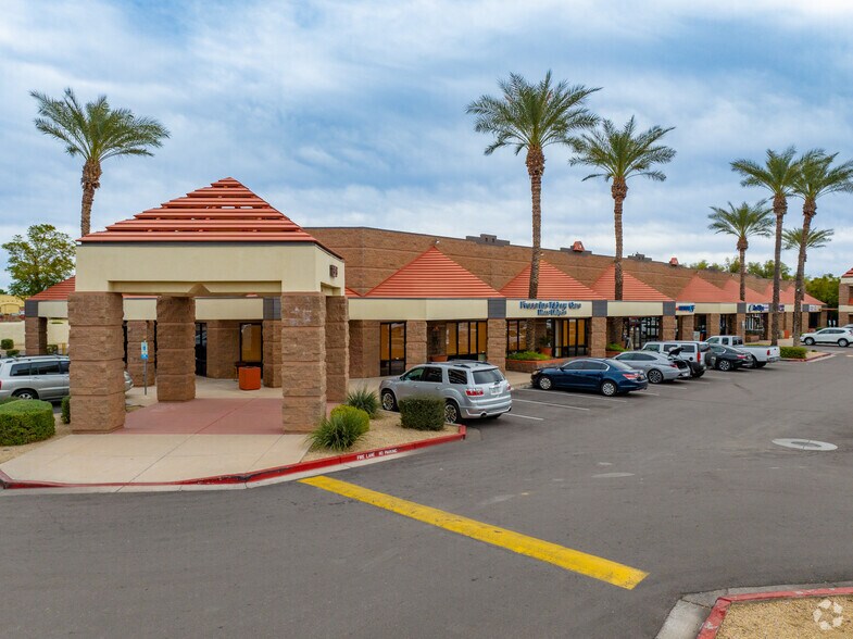 1515-1555 N Gilbert Rd, Gilbert, AZ à louer - Photo de l’immeuble – Image 3 sur 5
