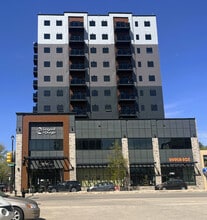 880 Broadway Av, Saskatoon, SK à louer Photo de l’immeuble– Image 2 sur 8