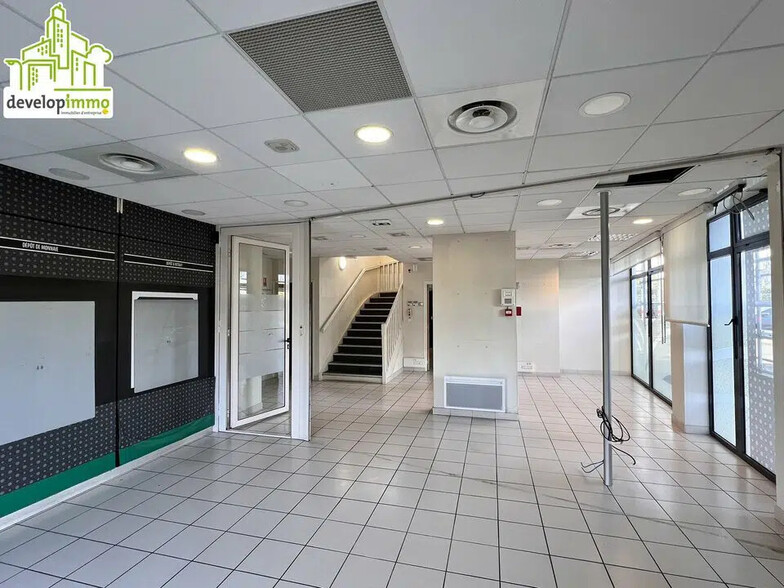 8 Boulevard Georges Pompidou, Caen à louer - Photo de l’immeuble – Image 3 sur 8