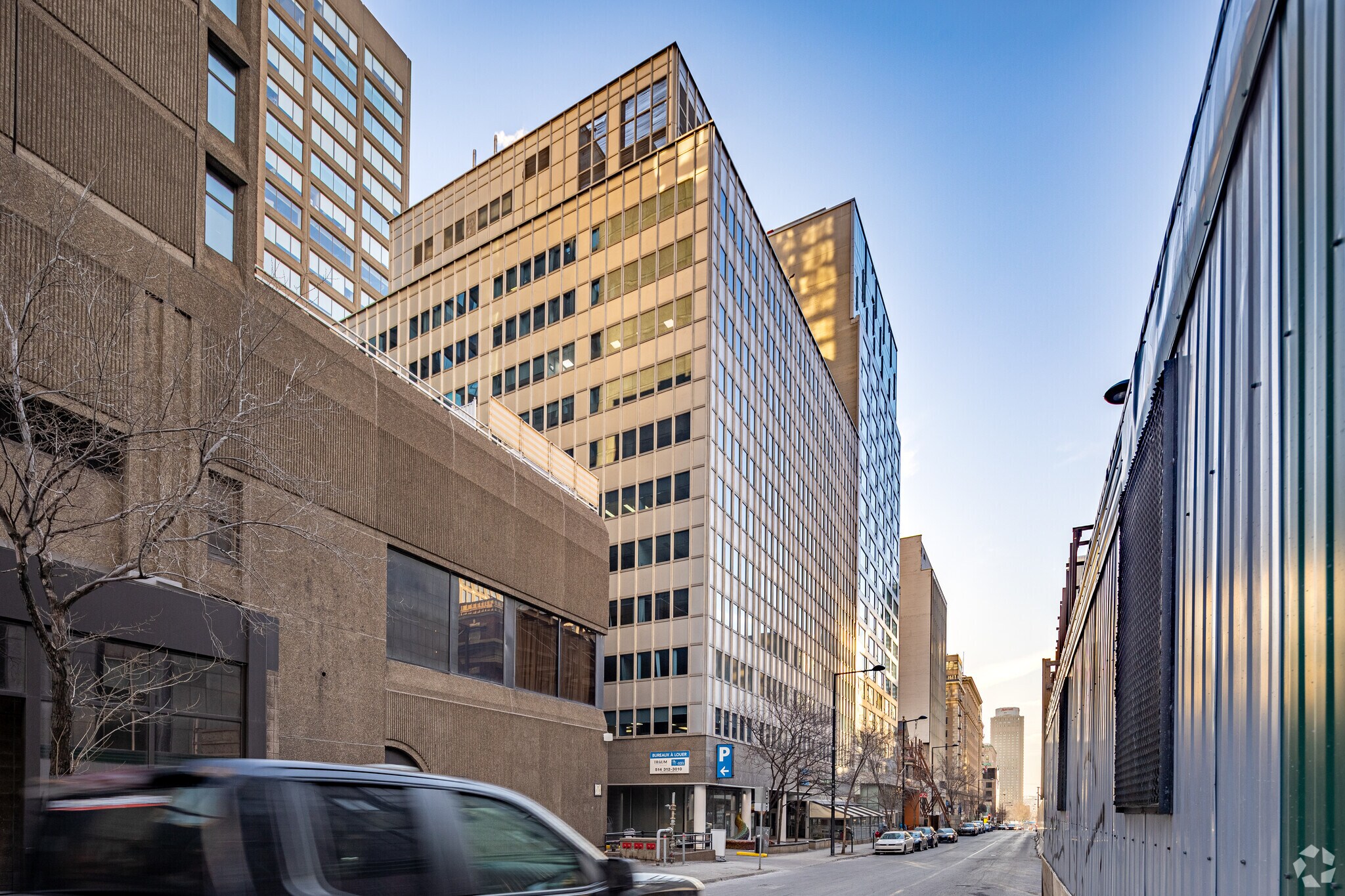 2055 Rue Peel, Montréal, QC à louer Photo de l’immeuble– Image 1 sur 3