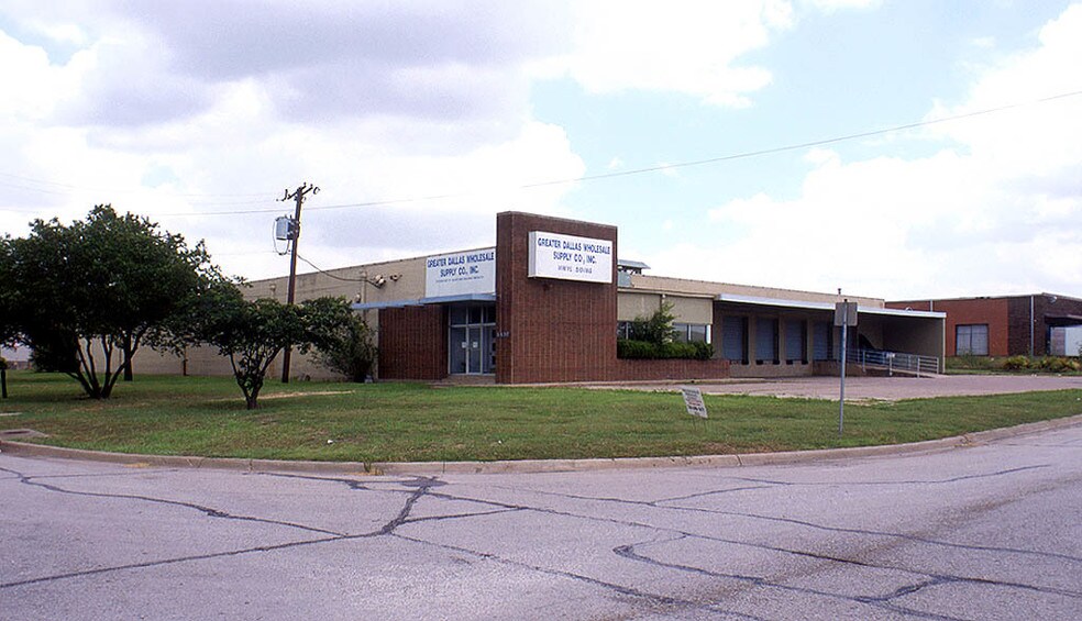 8400 Sovereign Row, Dallas, TX à vendre - Photo de l’immeuble – Image 3 sur 8