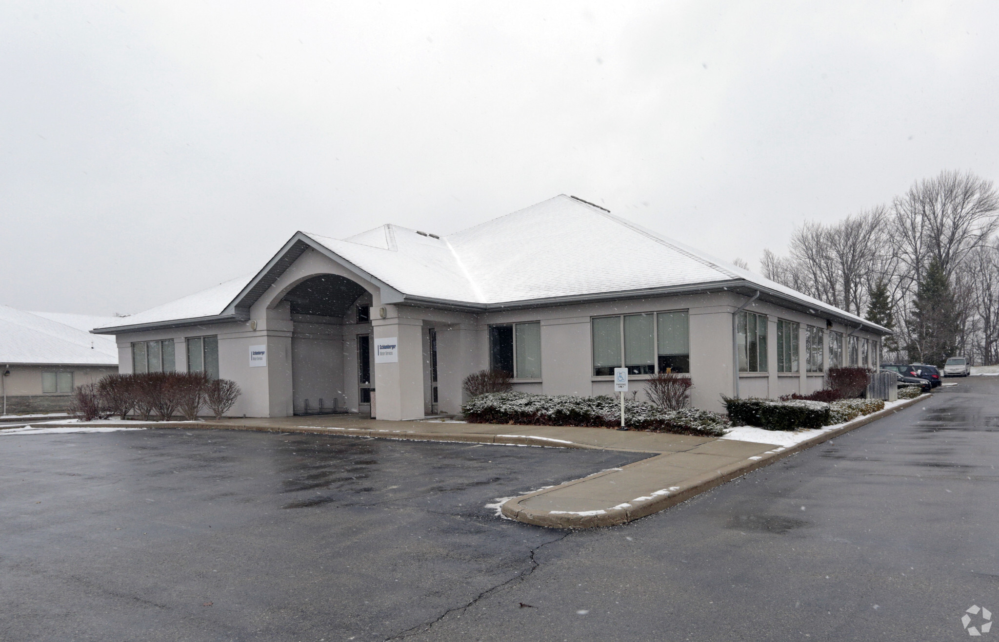 630 Riverbend Dr, Kitchener, ON à louer Photo principale– Image 1 sur 6