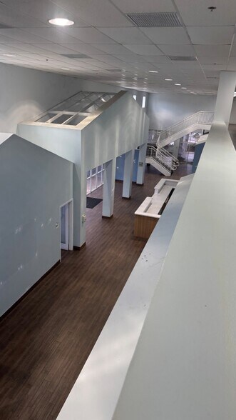 3099 SW 8th St, Miami, FL à louer - Photo intérieure – Image 3 sur 6