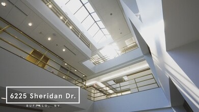 6400 Sheridan Dr, Buffalo, NY à louer - Vidéo sur l’annonce professionnelle 