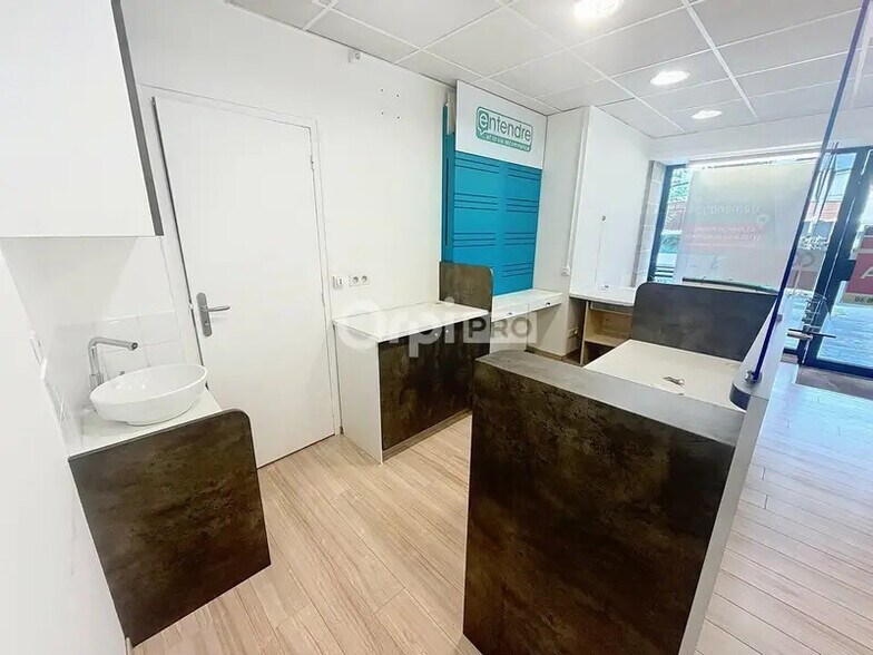 Bureau dans Brive-la-Gaillarde à louer - Photo intérieure – Image 2 sur 8