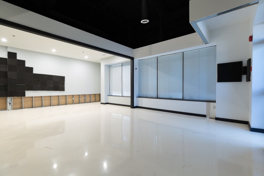 25 Valleywood Dr, Markham, ON à louer - Photo intérieure – Image 3 sur 8