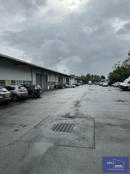 Local d’activités dans Le Haillan à louer - Photo de l’immeuble – Image 1 sur 6