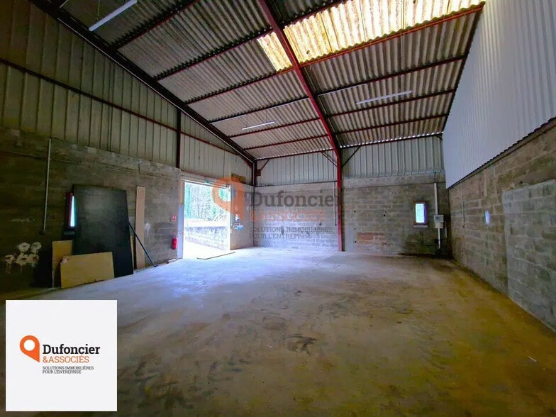 Bureau dans Poitiers à louer - Photo de l’immeuble – Image 2 sur 3