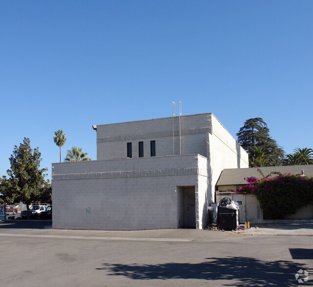 9590 Magnolia Ave, Riverside, CA à louer - Photo de l’immeuble – Image 3 sur 14