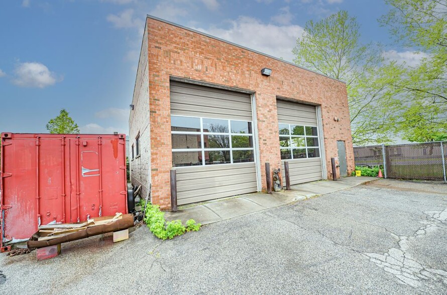 175 Route 109, West Babylon, NY à louer - Photo de l’immeuble – Image 3 sur 5