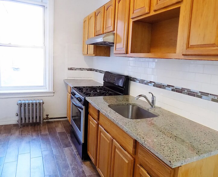 637 Hegeman Ave, Brooklyn, NY à vendre - Photo intérieure – Image 3 sur 15