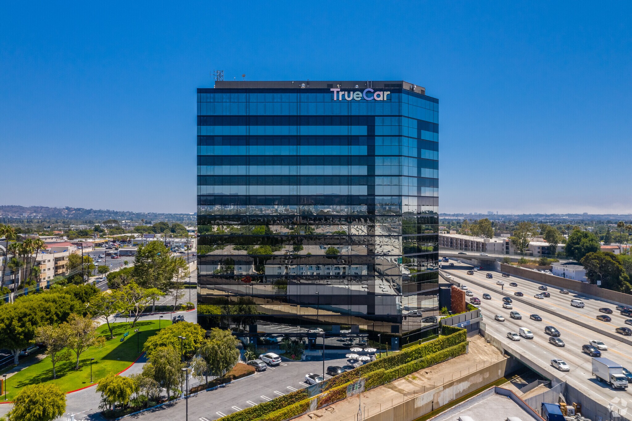 3415 S sepulveda Blvd, Los Angeles, CA à louer Photo principale– Image 1 sur 12