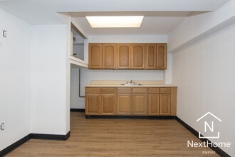 18-17 42nd St, Astoria, NY à louer Photo intérieure– Image 2 sur 10