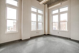 420 Throckmorton St, Fort Worth, TX à louer Photo intérieure– Image 2 sur 5