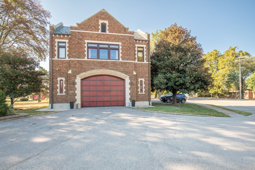 6970 Olive Blvd, University City, MO à vendre - Photo de l’immeuble – Image 2 sur 5
