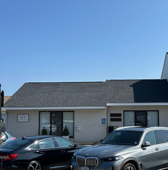 724 Main St, Hyannis, MA à louer - Photo de l’immeuble – Image 3 sur 9