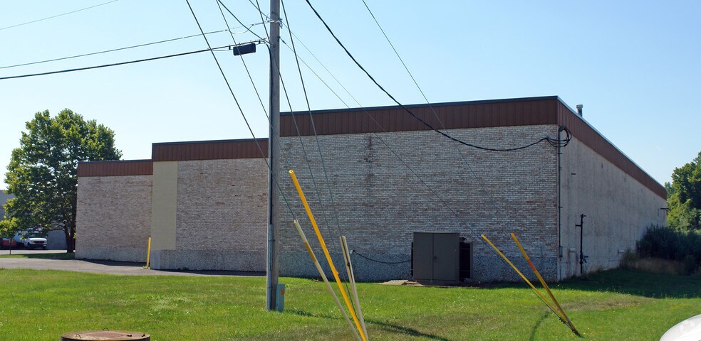 6606 Joy Rd, East Syracuse, NY à louer - Photo de l’immeuble – Image 3 sur 6