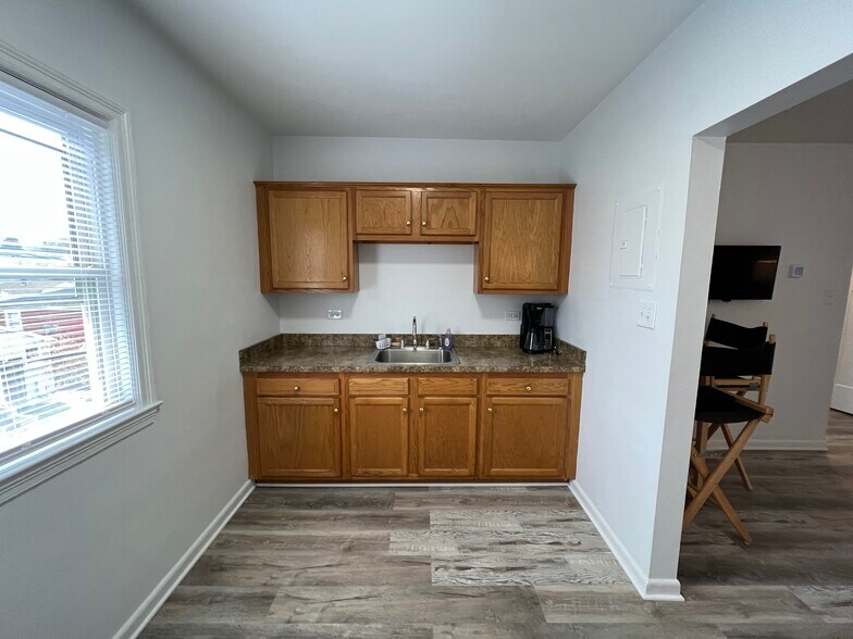 301 7th St SW, Charlottesville, VA à vendre - Photo de l’immeuble – Image 2 sur 9