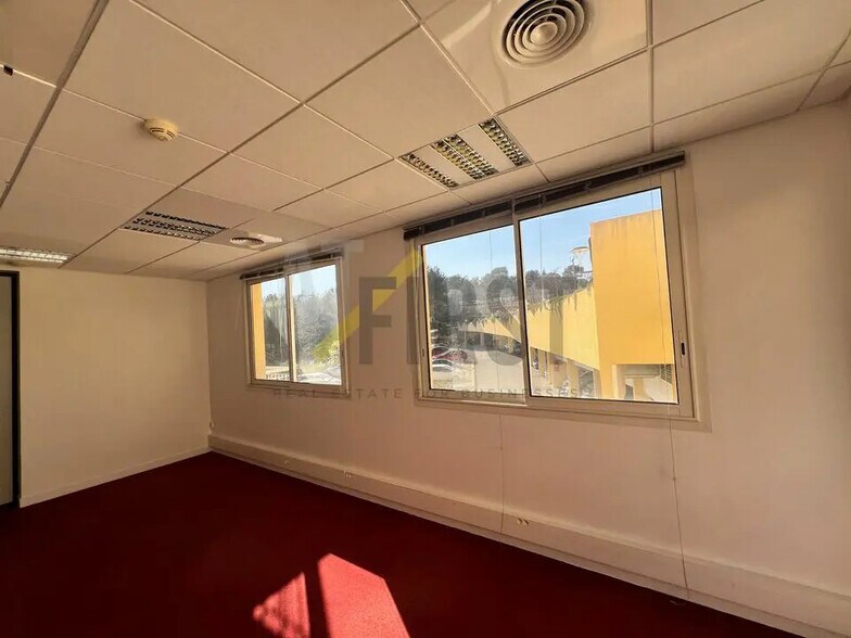 Bureau dans Valbonne à louer - Photo de l’immeuble – Image 3 sur 4