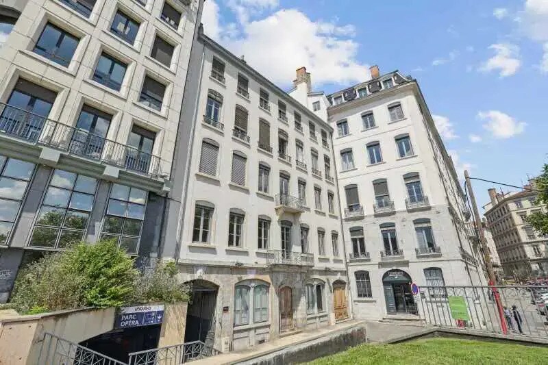 Bureau dans Lyon à louer - Photo de l’immeuble – Image 1 sur 9