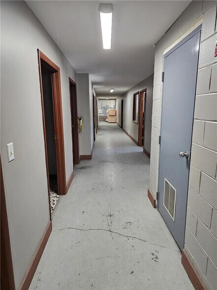 2452 NY-8, Lake Pleasant, NY à vendre - Photo de l’immeuble – Image 3 sur 38