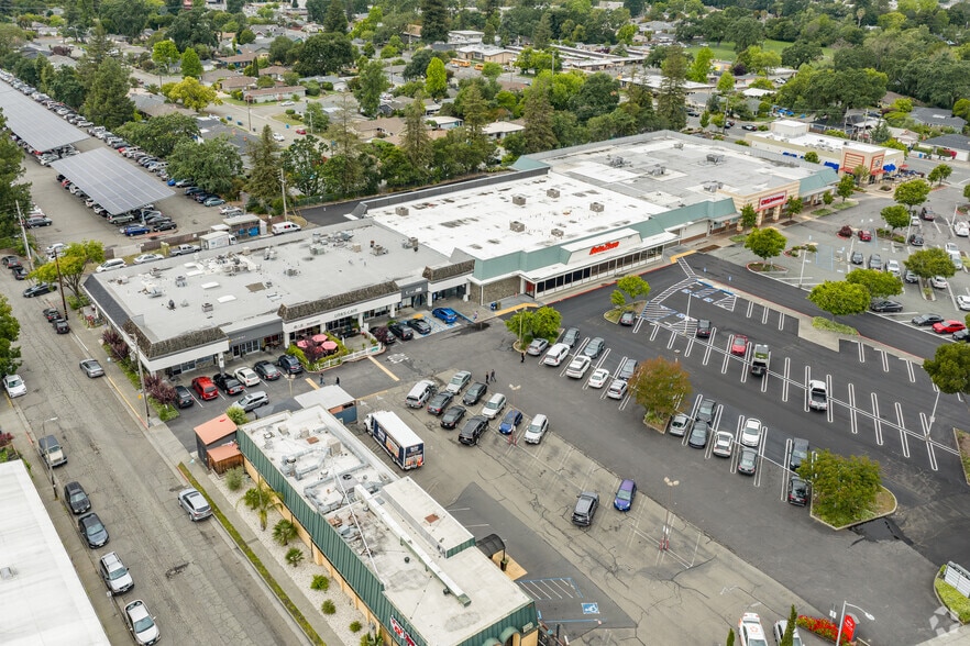 1915-2075 Mendocino Ave, Santa Rosa, CA à louer - Aérien – Image 2 sur 2