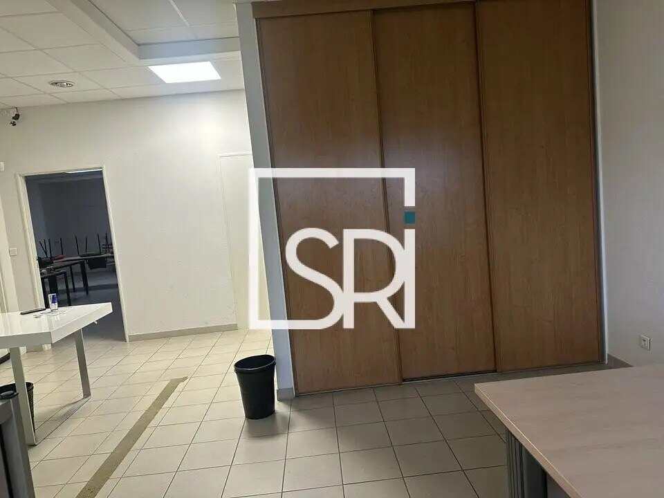 Bureau dans Creuzier-le-Neuf à vendre Photo de l’immeuble– Image 1 sur 9