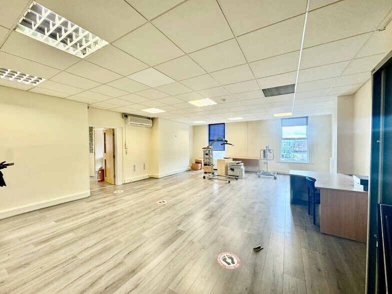 14-26 Victoria St, Luton à louer - Photo de l’immeuble – Image 3 sur 16