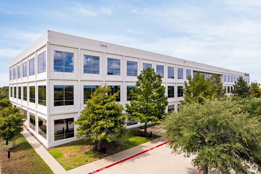 6100 W Plano Pky, Plano, TX à louer - Photo de l’immeuble – Image 3 sur 55