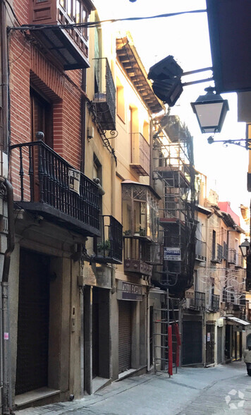 Calle del Comercio, 6, Toledo, Toledo à louer - Photo de l’immeuble – Image 1 sur 6