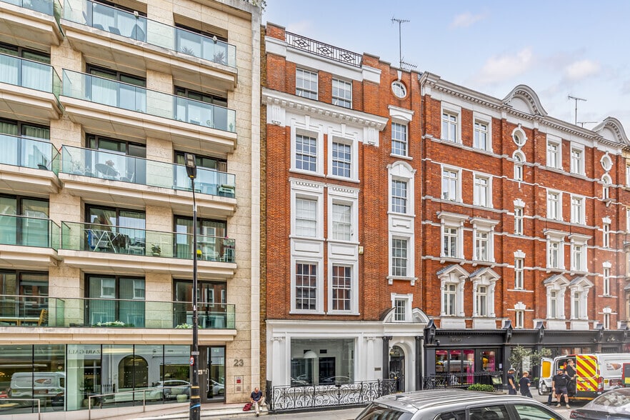 22 Newman St, Londres à louer - Photo principale – Image 1 sur 3