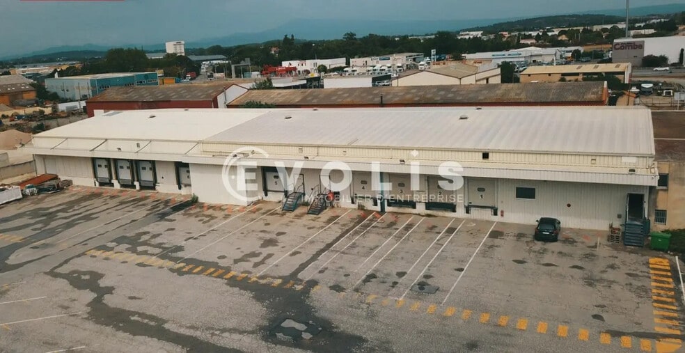 Industriel/Logistique dans Le Pontet à louer - Photo de l’immeuble – Image 1 sur 7