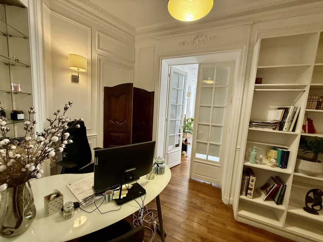 6 Rue Théodore De Banville, Paris à louer Photo intérieure– Image 1 sur 9